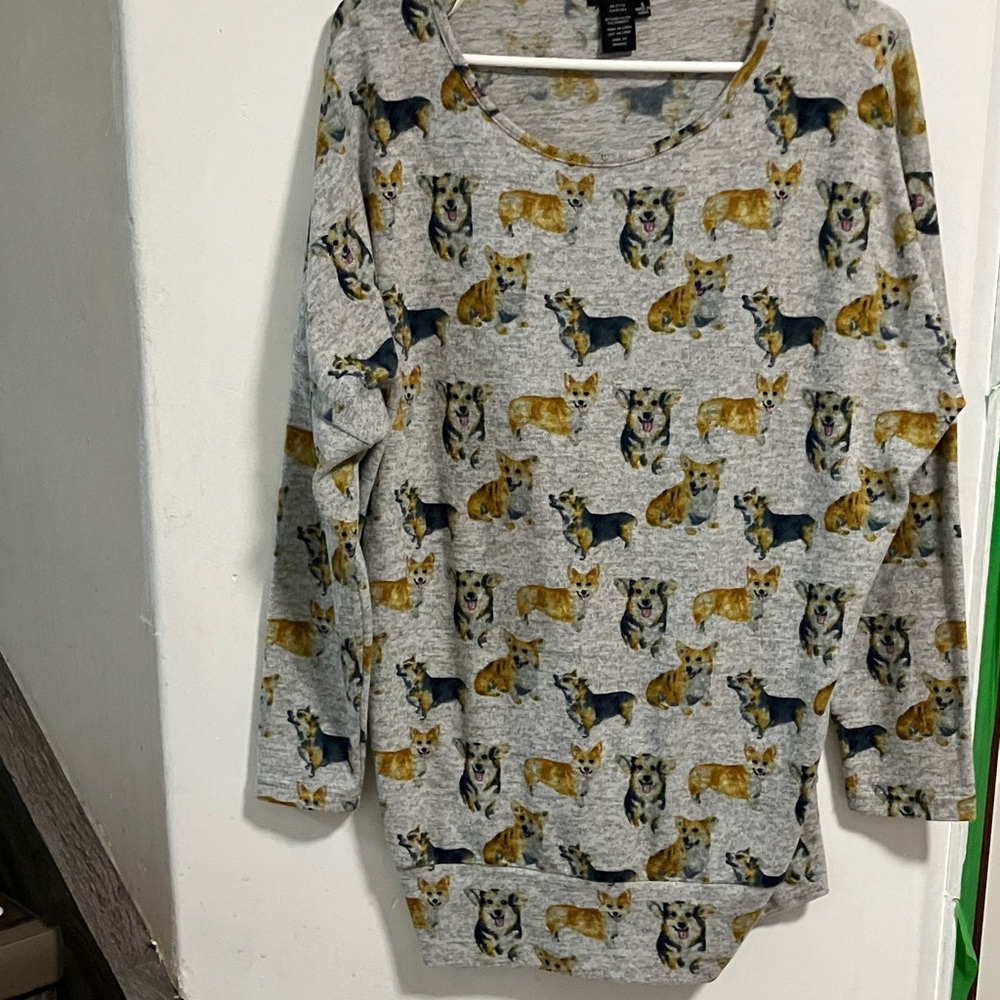 Papillon Blanc Gray and Yellow Sweater